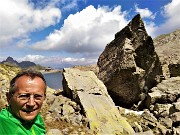 05 Al Lago Piazzotti scendendo tra roccioni al Benigni